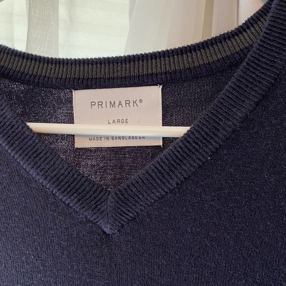 Sweater (v-neck)